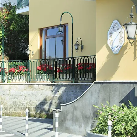 Grand De La 4* סורנטו
