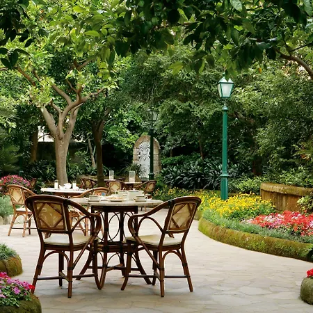 德拉维尔大酒店 4* 索伦托