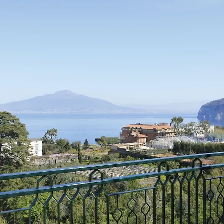 德拉维尔大酒店 酒店 4*