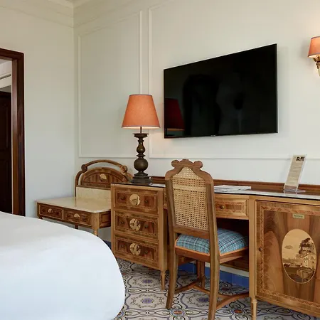 فندق Grand De La 4*