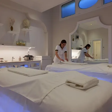 Szálloda Grand De La 4*
